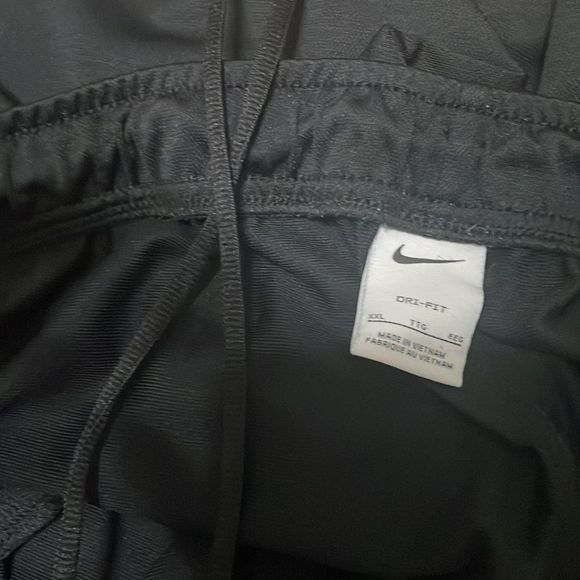 NIKE Drifit Shorts - Picture 4 of 4